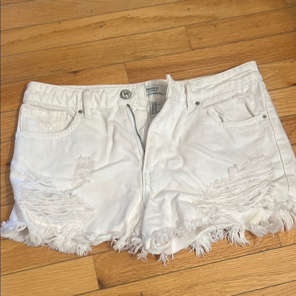 Women’s white frayed Jean shorts